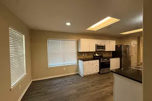 308 Glade Bridge Ln, Dickinson, TX 77539 - Photo 8