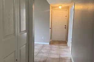 10104 Waterstone Dr, Houston, TX 77042 - Photo 16