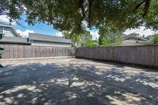 1313 Peden St, Houston, TX 77006 - Photo 4