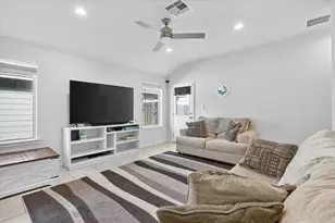 1818 Secretariat Dr, Corpus Christi, TX 78417 - Photo 4