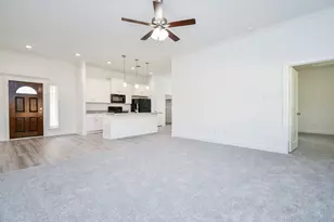 6822 Tuskegee St, Houston, TX 77091 - Photo 14