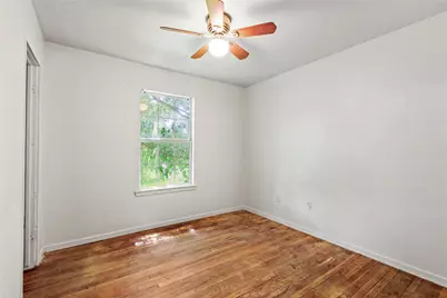 5515 Flamingo Drive, Houston, TX 77033 - Photo 14