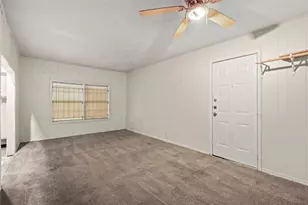 5515 Flamingo Dr, Houston, TX 77033 - Photo 10