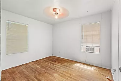 5515 Flamingo Drive, Houston, TX 77033 - Photo 12