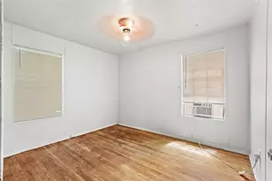 5515 Flamingo Dr, Houston, TX 77033 - Photo 12