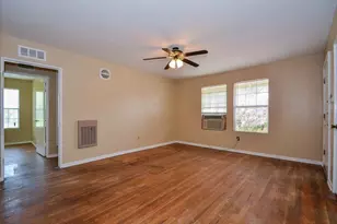 5515 Flamingo Dr, Houston, TX 77033 - Photo 6