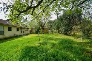 5515 Flamingo Dr, Houston, TX 77033 - Photo 30