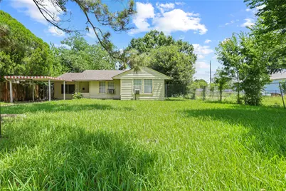 5515 Flamingo Drive, Houston, TX 77033 - Photo 4
