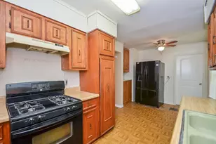 5515 Flamingo Dr, Houston, TX 77033 - Photo 18
