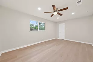 1341 Conrad Sauer Dr, Houston, TX 77043 - Photo 22