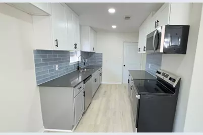 829 Canfield Street, Liberty, TX 77575 - Photo 2