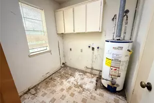 3400 Coachlight Ln, Baytown, TX 77521 - Photo 6