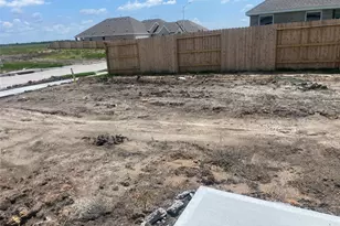 3222 Tanzanite Chase Dr, Angleton, TX 77515 - Photo 10