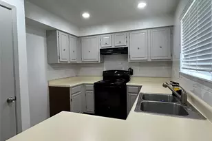 17311 Heritage Bay Dr, Webster, TX 77598 - Photo 2