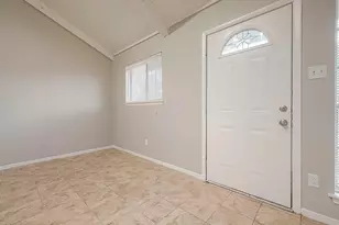 1108 W Tri Oaks Ln, Houston, TX 77043 - Photo 18