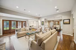 10043 Longmont Dr, Houston, TX 77042 - Photo 8