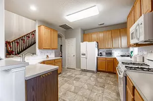 9815 Rock Pass Dr, Houston, TX 77064 - Photo 8