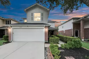 16527 N Mist Dr, Houston, TX 77073 - Photo 4