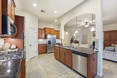 18115 Oliveria Way, Houston, TX 77044 - Photo 6