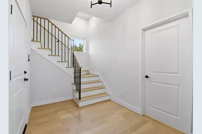 2204 Lou Ellen Lane, Houston, TX 77018 - Photo 2