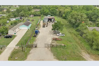 811 Coen Road, Rosharon, TX 77583 - Photo 1