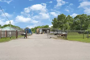 811 Coen Rd, Rosharon, TX 77583 - Photo 12