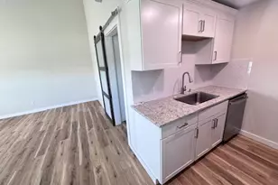 4406 Helen St, Hitchcock, TX 77563 - Photo 10