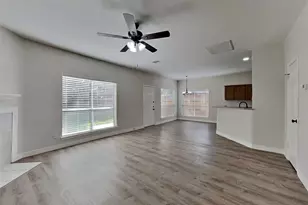 30802 Sifton Dr, Spring, TX 77386 - Photo 2