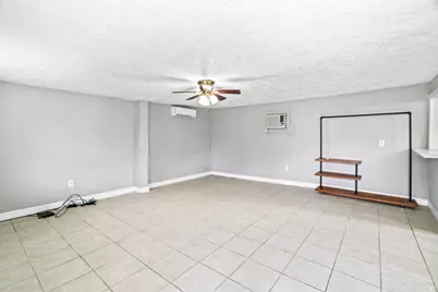 5217 Claremont Street, Houston, TX 77023 - Photo 10