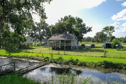 29523 County Road 25, Damon, TX 77430 - Photo 32