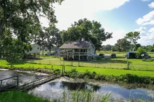 29523 County Rd 25, Damon, TX 77430 - Photo 32