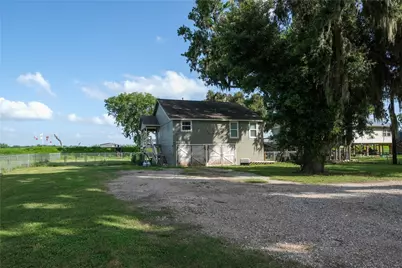 29523 County Road 25, Damon, TX 77430 - Photo 38