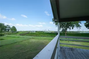 29523 County Rd 25, Damon, TX 77430 - Photo 24