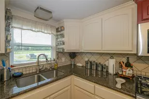 29523 County Rd 25, Damon, TX 77430 - Photo 4
