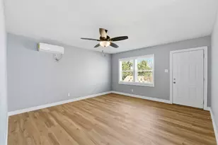 1415 Ball, Galveston, TX 77550 - Photo 12