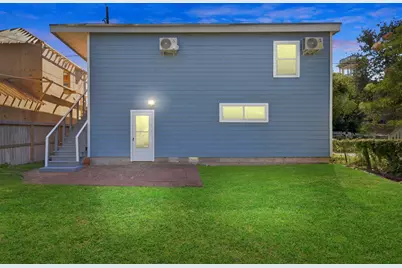 1415 Ball, Galveston, TX 77550 - Photo 2