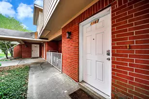 1163 Lovett St, Tomball, TX 77375 - Photo 2