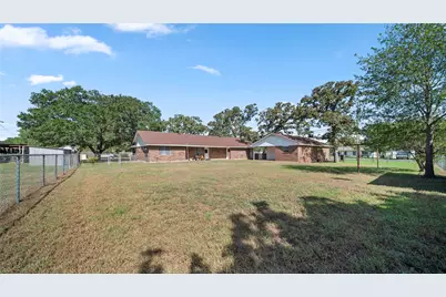 674 N Polk, Giddings, TX 78942 - Photo 22