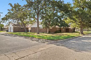 674 N Polk, Giddings, TX 78942 - Photo 20