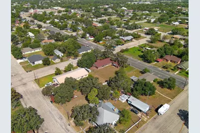 674 N Polk, Giddings, TX 78942 - Photo 26