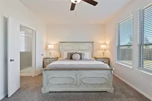 12242 N Chestnut Hls Dr, Conroe, TX 77303 - Photo 18