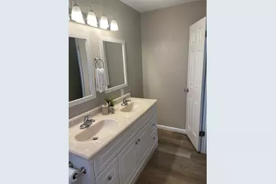 707 Hildred Avenue, Conroe, TX 77303 - Photo 12