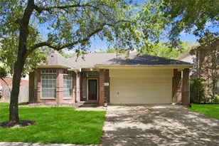 807 Fairpark Ln, Sugar Land, TX 77479 - Photo 2