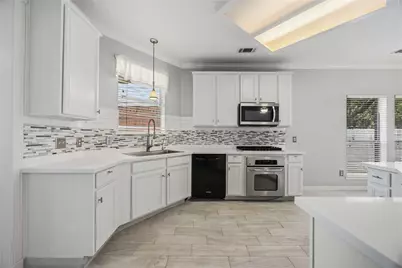 807 Fairpark Lane, Sugar Land, TX 77479 - Photo 1