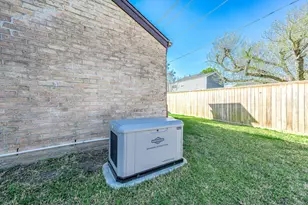 11802 Poplar Creek Dr, Houston, TX 77077 - Photo 28