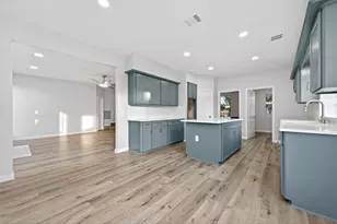 8010 Ashley Cir Dr N, Houston, TX 77071 - Photo 16