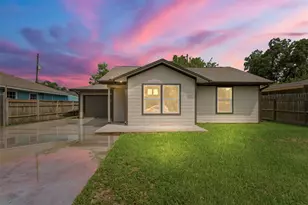 2403 Raymond St, Pasadena, TX 77506 - Photo 2