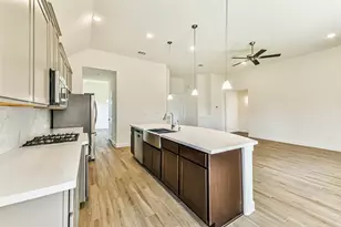 702 Campbell Dr, League City, TX 77573 - Photo 12