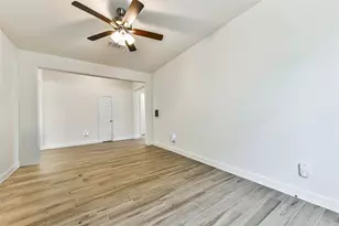702 Campbell Dr, League City, TX 77573 - Photo 20