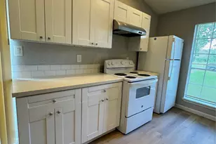 11217 Pender Ln, Houston, TX 77477 - Photo 4